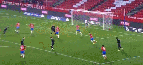 林智胜击出生涯第 290 支本垒打，超越张泰山成为中职全垒打王